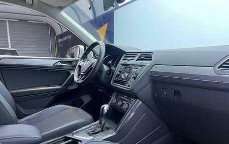 Volkswagen Tiguan II, 2021 год, 2 186 000 рублей, 11 фотография