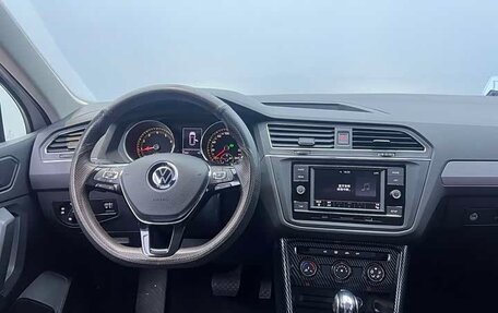 Volkswagen Tiguan II, 2021 год, 2 186 000 рублей, 9 фотография