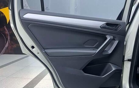 Volkswagen Tiguan II, 2021 год, 2 186 000 рублей, 19 фотография