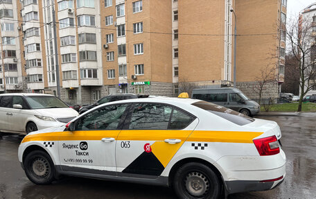 Skoda Octavia, 2019 год, 950 000 рублей, 3 фотография