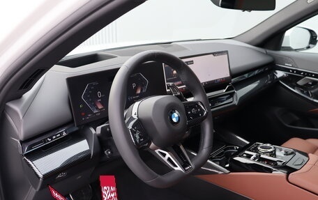 BMW 5 серия, 2024 год, 8 250 000 рублей, 10 фотография