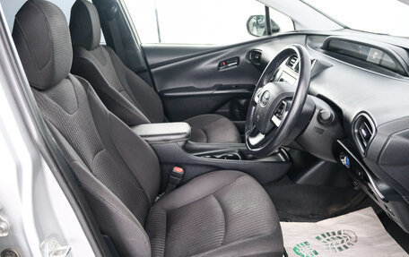 Toyota Prius IV XW50, 2018 год, 1 749 000 рублей, 8 фотография