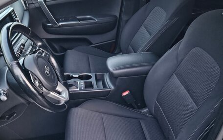 KIA Sportage IV рестайлинг, 2019 год, 2 100 000 рублей, 13 фотография