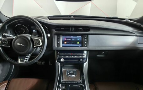 Jaguar XF II, 2016 год, 2 095 000 рублей, 12 фотография