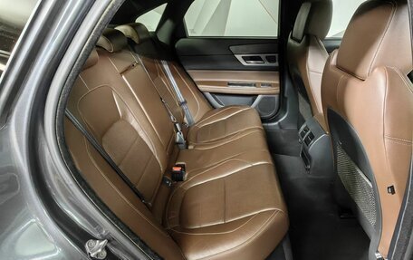 Jaguar XF II, 2016 год, 2 095 000 рублей, 13 фотография