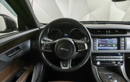 Jaguar XF II, 2016 год, 2 095 000 рублей, 16 фотография