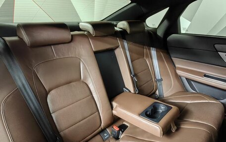 Jaguar XF II, 2016 год, 2 095 000 рублей, 14 фотография