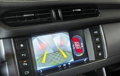 Jaguar XF II, 2016 год, 2 095 000 рублей, 17 фотография