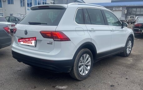 Volkswagen Tiguan II, 2017 год, 2 550 000 рублей, 3 фотография
