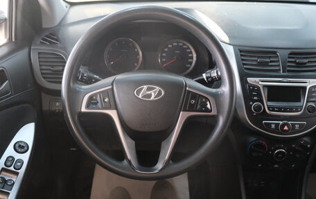 Hyundai Solaris II рестайлинг, 2016 год, 959 000 рублей, 12 фотография