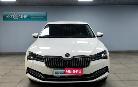 Skoda Superb III рестайлинг, 2019 год, 2 499 000 рублей, 2 фотография
