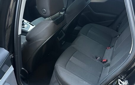 Audi A4, 2019 год, 2 500 000 рублей, 10 фотография