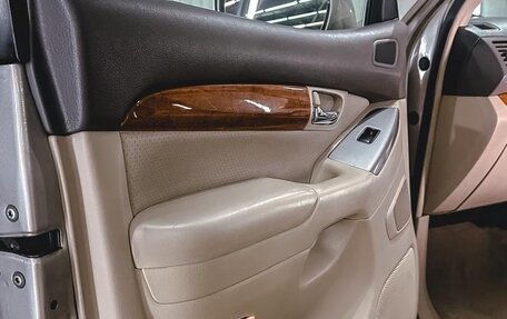 Toyota Land Cruiser Prado 120 рестайлинг, 2002 год, 2 100 000 рублей, 12 фотография