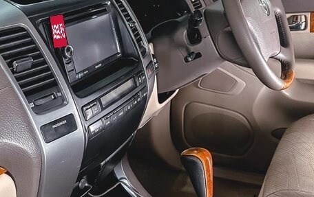 Toyota Land Cruiser Prado 120 рестайлинг, 2002 год, 2 100 000 рублей, 9 фотография