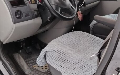 Volkswagen Caravelle T5, 2012 год, 1 750 000 рублей, 11 фотография