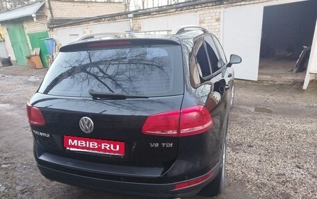 Volkswagen Touareg III, 2013 год, 1 995 000 рублей, 2 фотография