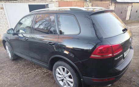 Volkswagen Touareg III, 2013 год, 1 995 000 рублей, 4 фотография