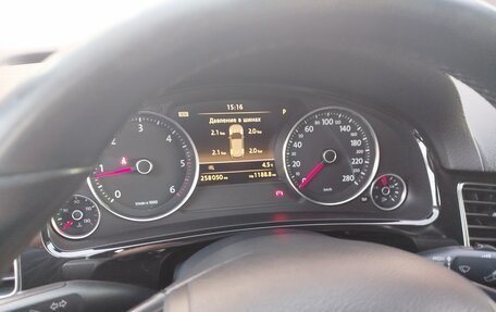 Volkswagen Touareg III, 2013 год, 1 995 000 рублей, 9 фотография