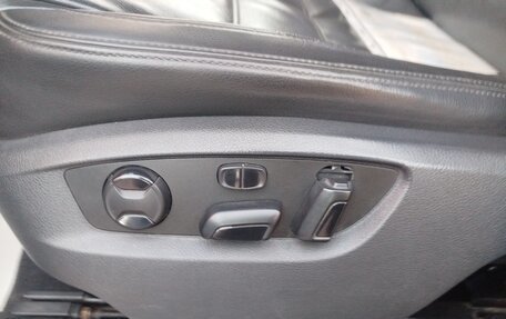 Volkswagen Touareg III, 2013 год, 1 995 000 рублей, 14 фотография