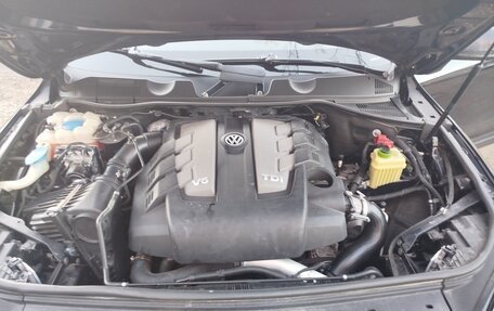 Volkswagen Touareg III, 2013 год, 1 995 000 рублей, 21 фотография