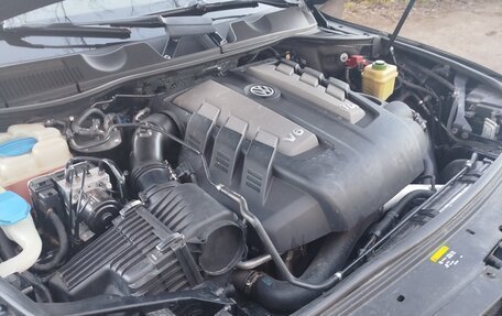 Volkswagen Touareg III, 2013 год, 1 995 000 рублей, 23 фотография