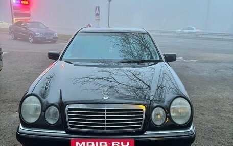 Mercedes-Benz E-Класс, 1999 год, 520 000 рублей, 2 фотография