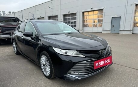 Toyota Camry, 2019 год, 2 550 000 рублей, 3 фотография