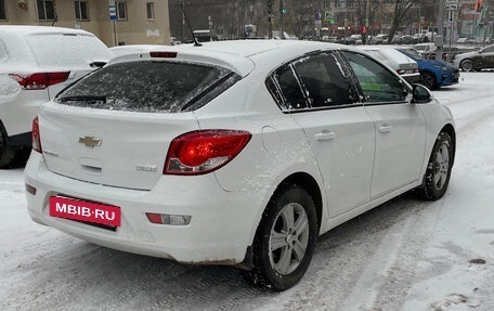 Chevrolet Cruze II, 2014 год, 900 000 рублей, 4 фотография