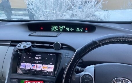 Toyota Prius, 2011 год, 1 000 000 рублей, 8 фотография