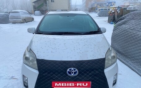 Toyota Prius, 2011 год, 1 000 000 рублей, 2 фотография