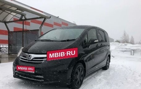 Honda Freed I, 2013 год, 990 000 рублей, 3 фотография