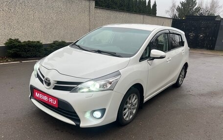 Toyota Verso I, 2013 год, 1 075 000 рублей, 1 фотография