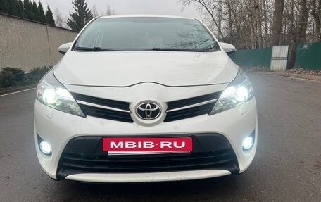 Toyota Verso I, 2013 год, 1 075 000 рублей, 3 фотография
