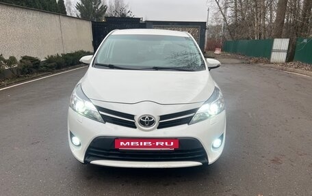 Toyota Verso I, 2013 год, 1 075 000 рублей, 2 фотография