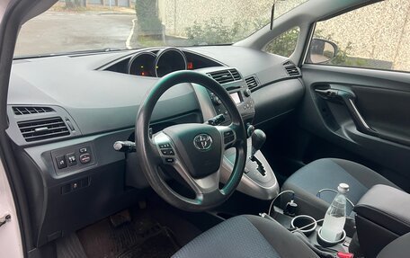 Toyota Verso I, 2013 год, 1 075 000 рублей, 10 фотография