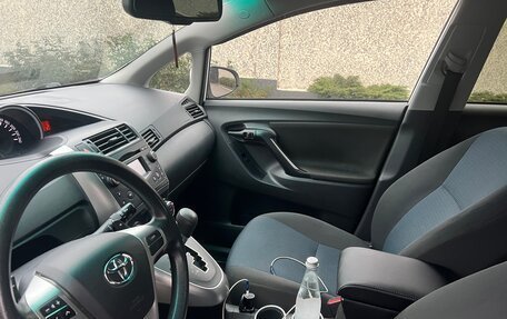 Toyota Verso I, 2013 год, 1 075 000 рублей, 11 фотография