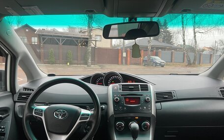 Toyota Verso I, 2013 год, 1 075 000 рублей, 9 фотография