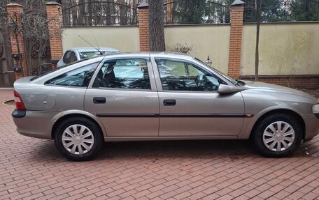 Opel Vectra B рестайлинг, 1998 год, 335 000 рублей, 1 фотография