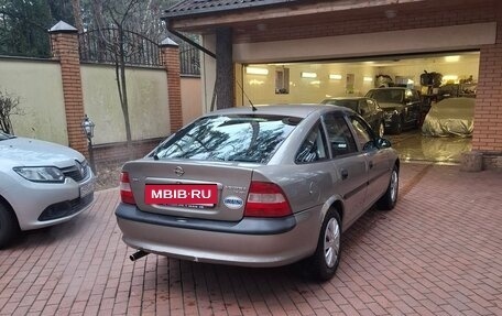 Opel Vectra B рестайлинг, 1998 год, 335 000 рублей, 2 фотография