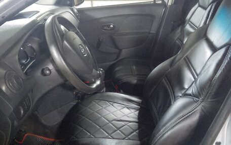 Renault Logan II, 2015 год, 500 000 рублей, 4 фотография