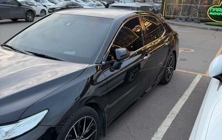 Toyota Camry, 2019 год, 2 600 000 рублей, 4 фотография