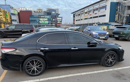 Toyota Camry, 2019 год, 2 600 000 рублей, 5 фотография