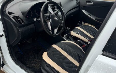 Hyundai Solaris II рестайлинг, 2015 год, 750 000 рублей, 2 фотография