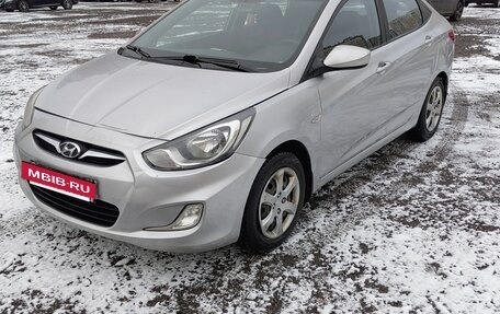 Hyundai Solaris II рестайлинг, 2012 год, 630 000 рублей, 4 фотография