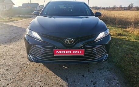 Toyota Camry, 2019 год, 2 650 000 рублей, 1 фотография