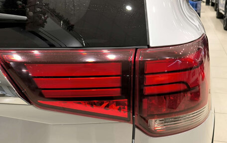 Mitsubishi Outlander III рестайлинг 3, 2019 год, 2 480 000 рублей, 12 фотография