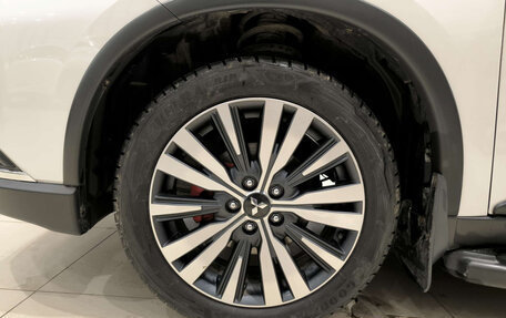 Mitsubishi Outlander III рестайлинг 3, 2019 год, 2 480 000 рублей, 22 фотография