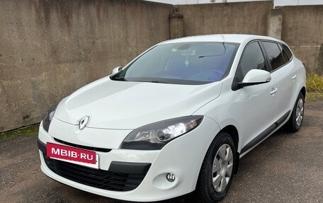 Renault Megane III, 2010 год, 730 000 рублей, 2 фотография