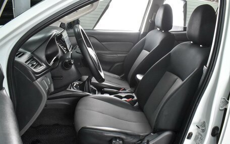 Mitsubishi L200 IV рестайлинг, 2018 год, 2 279 000 рублей, 10 фотография