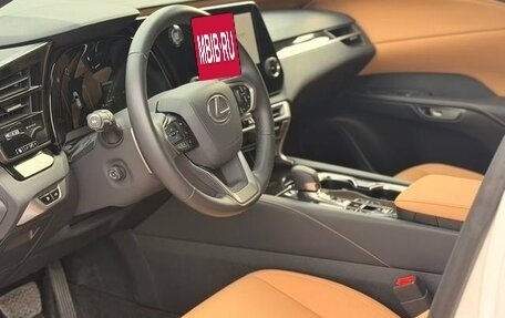 Lexus RX IV рестайлинг, 2023 год, 7 120 000 рублей, 13 фотография